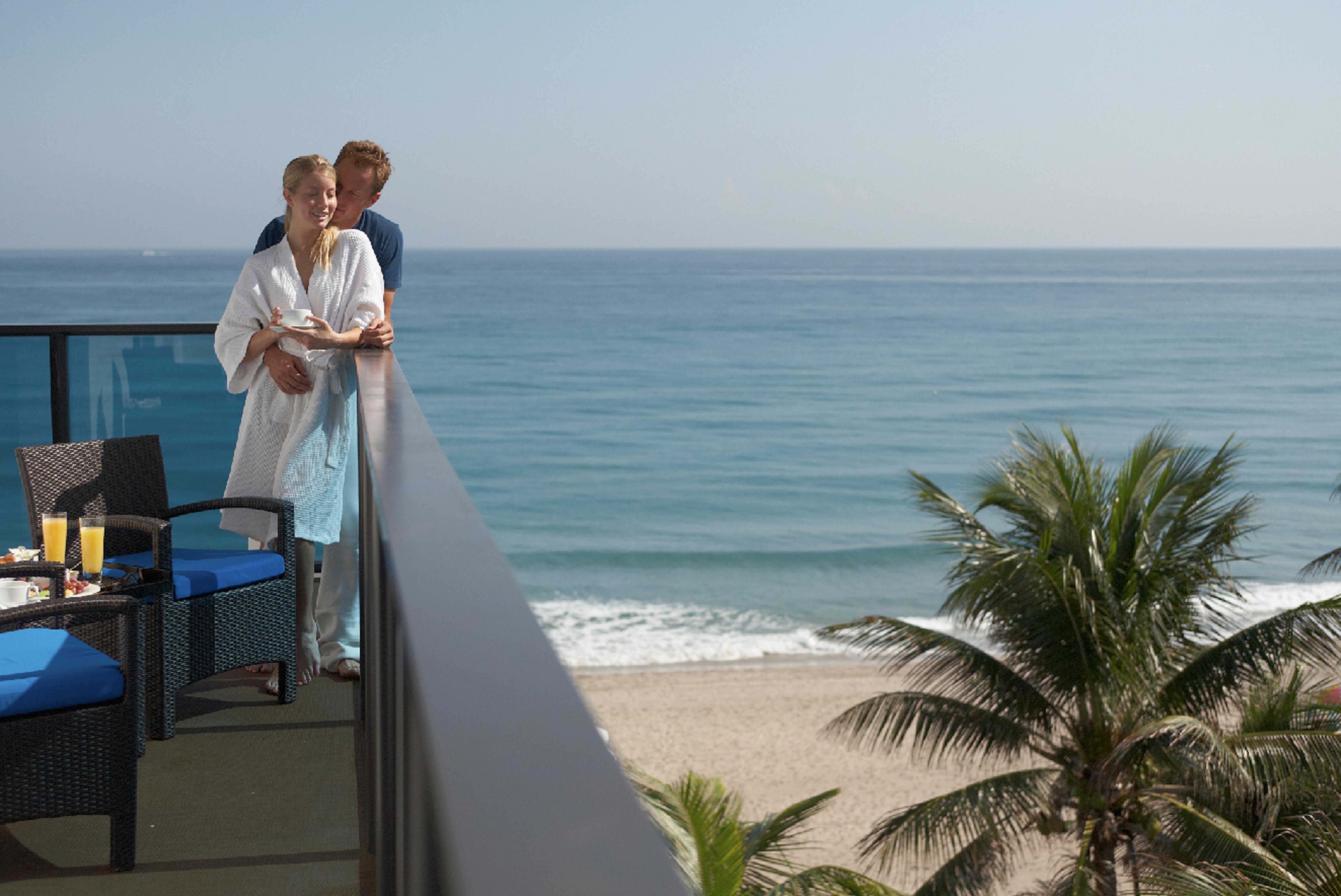 Tideline Palm Beach Ocean Resort And Spa Exteriör bild