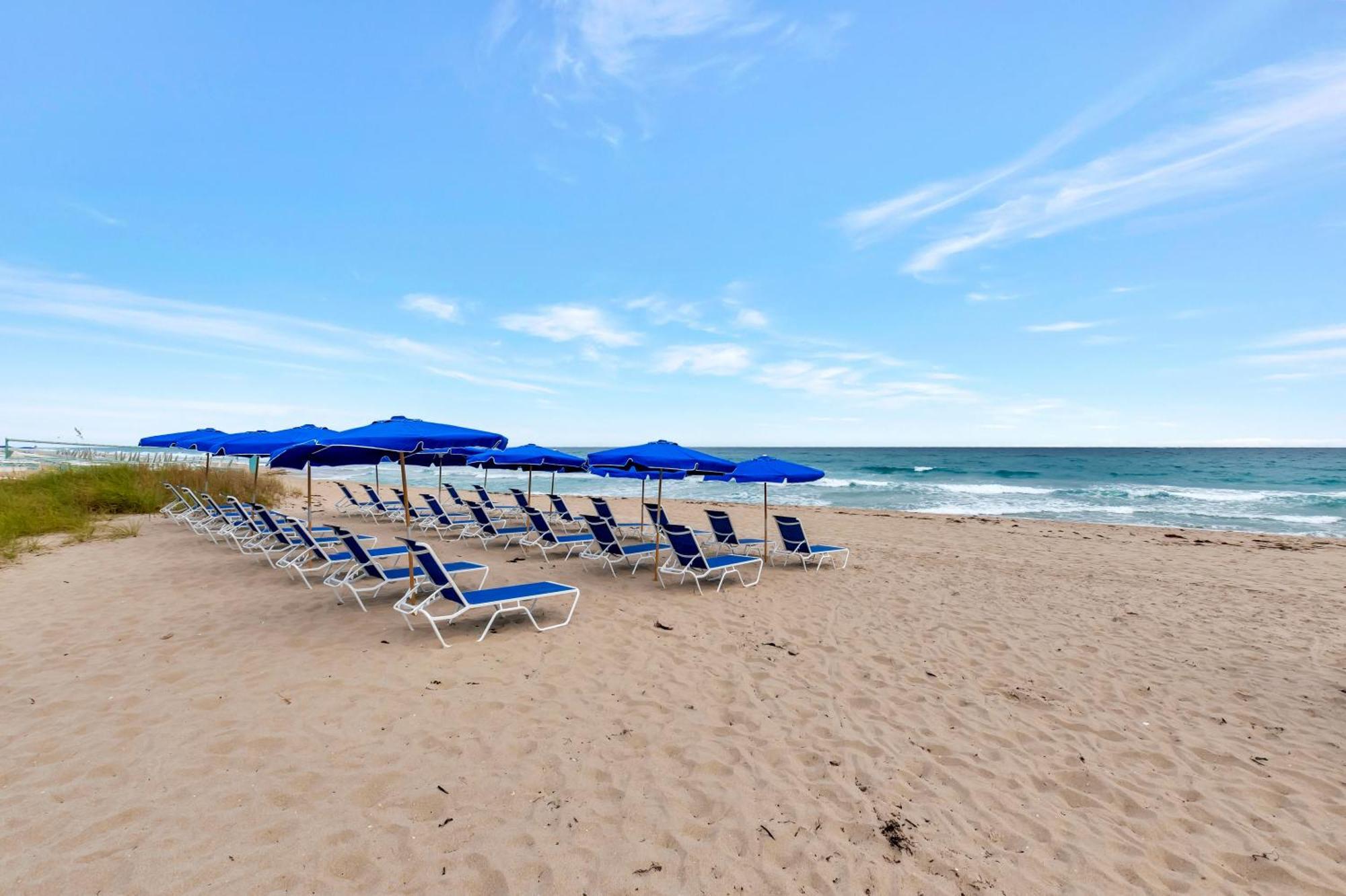 Tideline Palm Beach Ocean Resort And Spa Exteriör bild