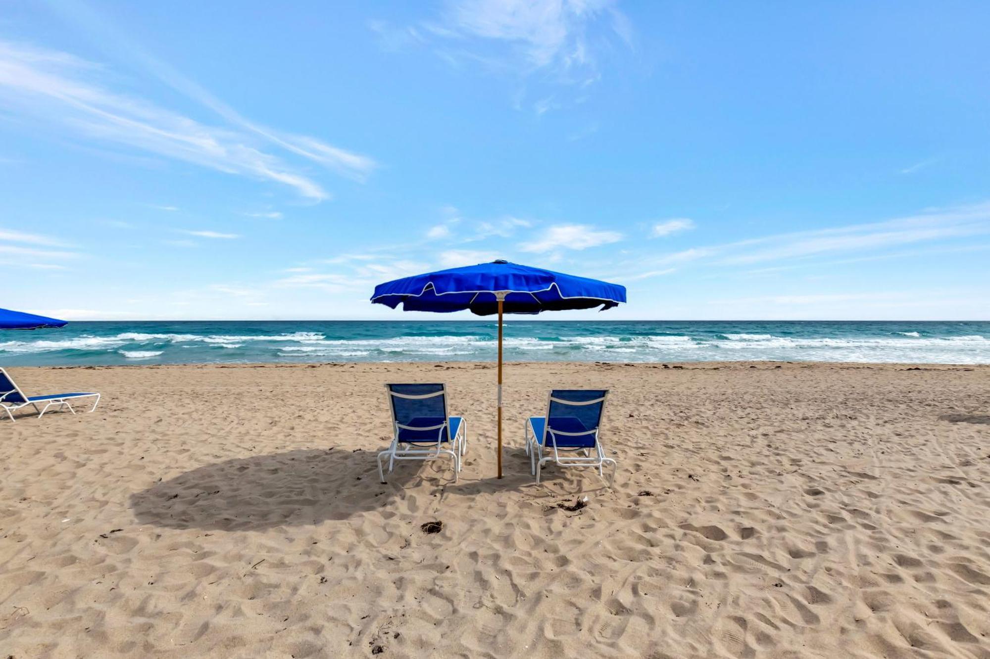 Tideline Palm Beach Ocean Resort And Spa Exteriör bild