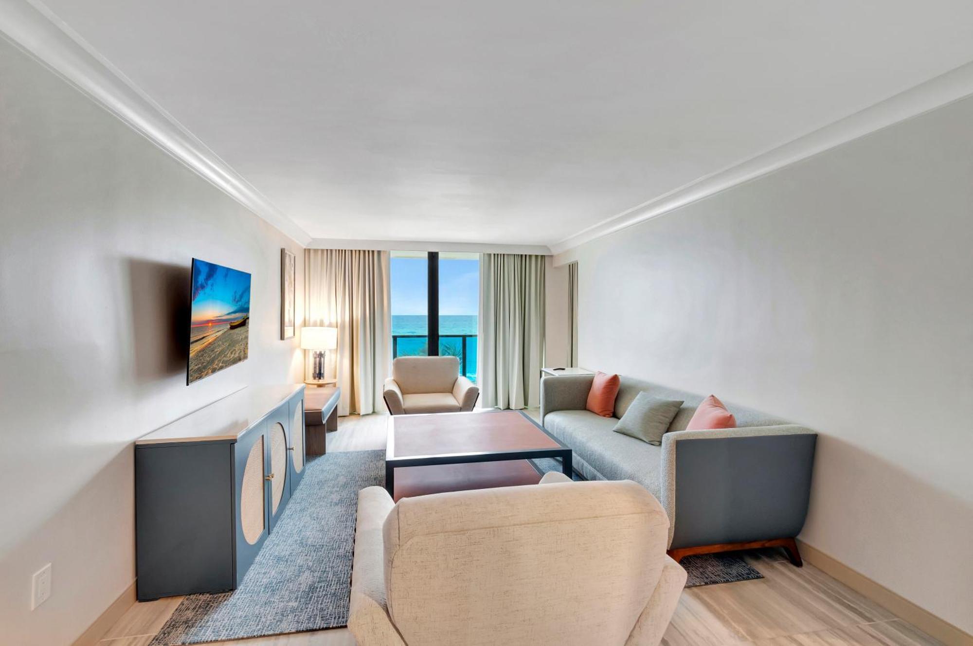 Tideline Palm Beach Ocean Resort And Spa Exteriör bild