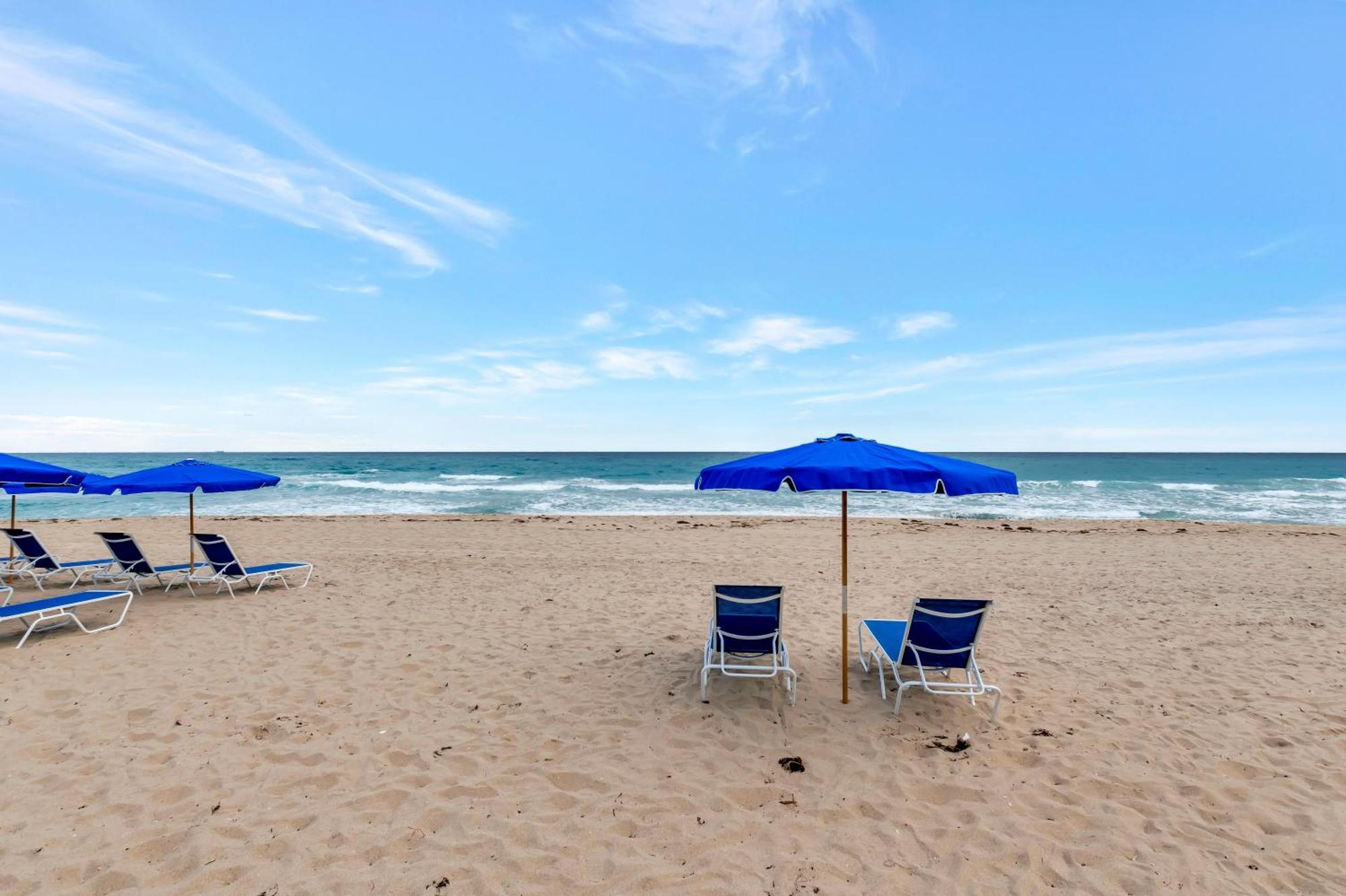 Tideline Palm Beach Ocean Resort And Spa Exteriör bild