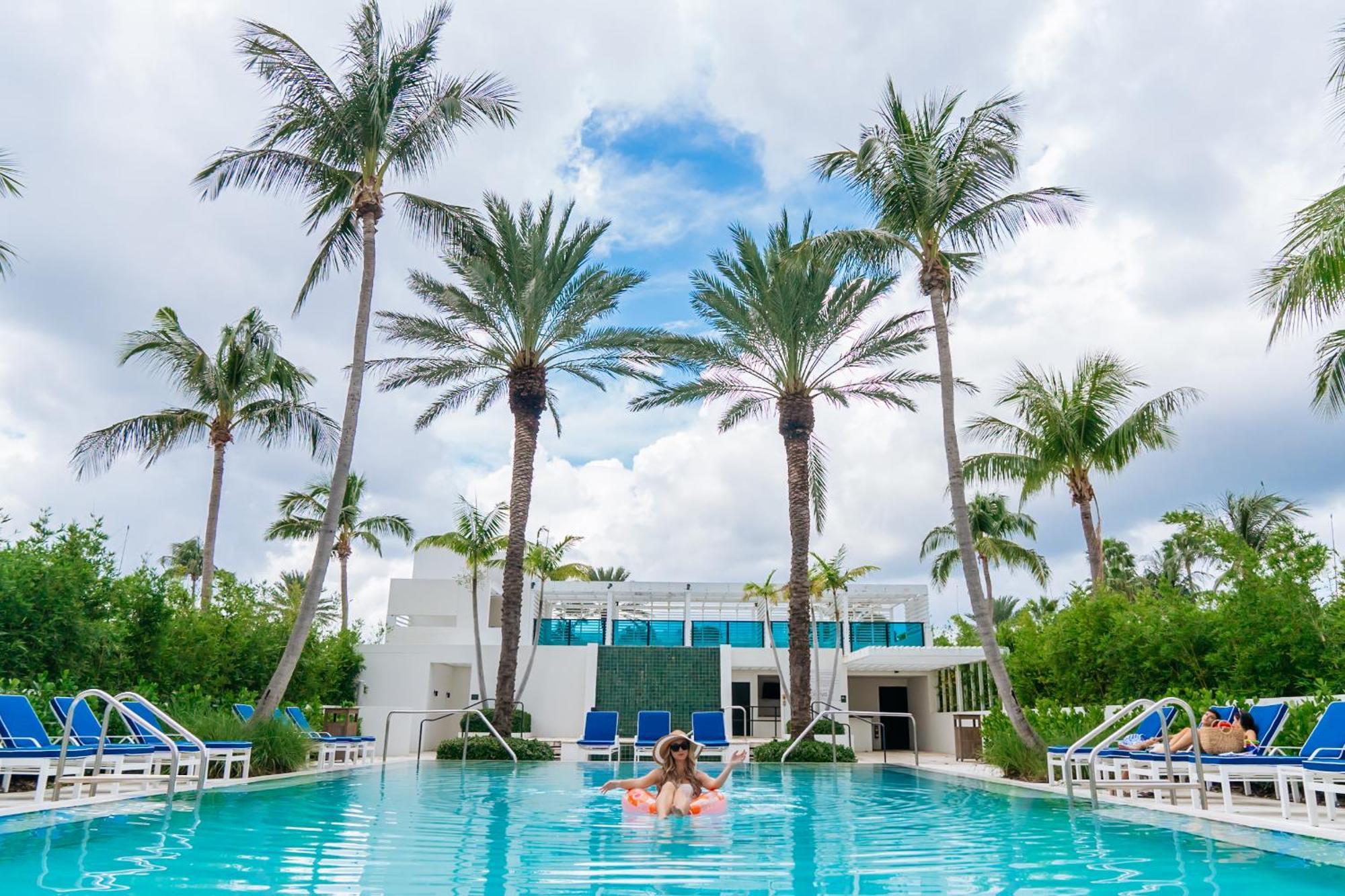 Tideline Palm Beach Ocean Resort And Spa Exteriör bild